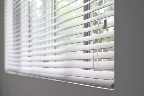 Vinyl Blinds Mounting